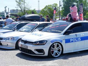 Aracını Polis Otosu Gibi Giydirdi, Görenler Şaşırıyor