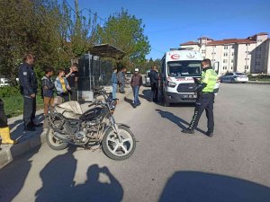 İ̇ki Motosiklet Kafa Kafaya Çarpıştı: 2 Yaralı