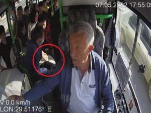 Otobüs Şoförü Hayat Kurtardı, O Anlar Kameraya Böyle Yansıdı