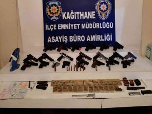 İ̇stanbul’da Silah Kaçakçılığı Operasyonu: 22 Tabanca Ve Binlerce Mermi Ele Geçirildi