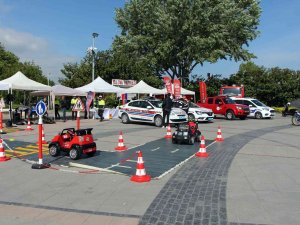 Yalova’da Bilgilendirme Stantları Açıldı