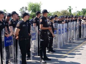Alpaslan Kuytul, İşadamı Koray Sarısaçlı’nın Kaçırılması, Hürriyetten Tahdit, Gasp, Adam Yaralamaya Azmettirmek Suçlamaları İle Gözaltına Alındı