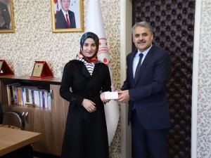Sınavı Kazanan Öğrenciye ’’Bosna’’ Ödülü