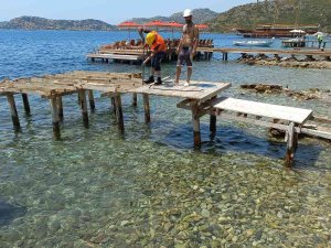Marmaris’in Kırsal Mahallelerinde Kaçak İskele Yıkımları Başladı