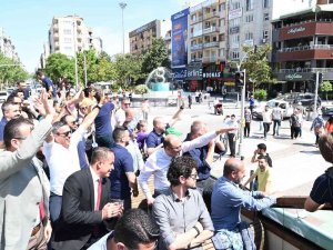 Şampiyon Şehir Turunda Taraftarıyla Buluştu
