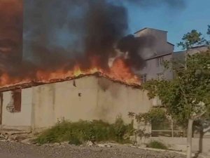 Esenyurt’ta Gecekondu Yangını