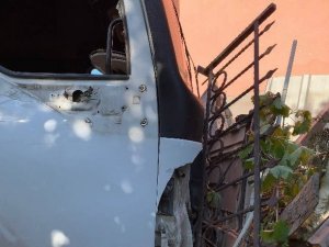 Tuzla’da Freni Boşalan Tır Önce Araca Çarptı Ardından Müstakil Eve Daldı