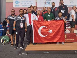 Halterde 1 Gümüş 1 Bronz Madalya