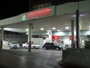 İ̇zmir’de İki Grup Arasında Çıkan Bıçaklı Kavgada 2 Kişi Yaralandı