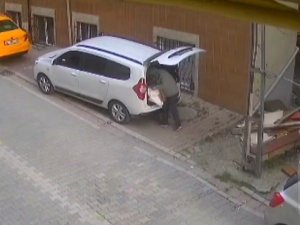 Esenyurt’ta Eve Girip Kontak Anahtarı Çaldı, Aracı Soyarken Yakalandı