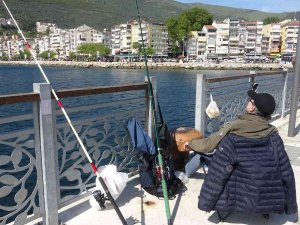 Gemlik’te Müsilaj Sona Erdi, Denizi Oltacılar Doldurdu