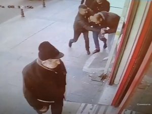İ̇stanbul’da Korkunç Cinayet Kamerada: Öldüresiye Dövülüp Kalbinden Bıçaklandı