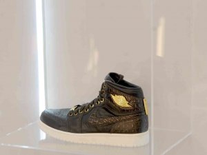 Araba Fiyatına Spor Ayakkabı