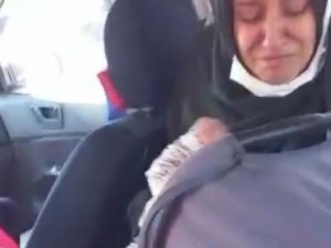 Otomobilde Mahsur Kalan Bebeği İtfaiye Kurtardı