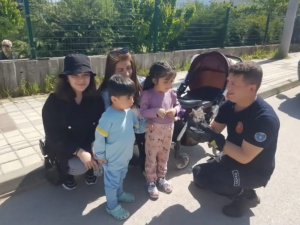İ̇ki Duvar Arasına Sıkışan Kediyi İtfaiye Kurtardı