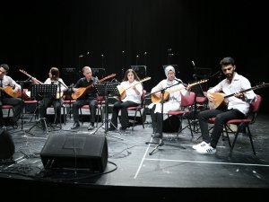 Halk Müziği Öğrencilerinden Yılsonu Konseri