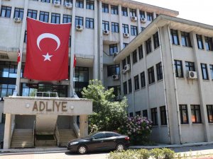 Kendini Mehdi İlan Edip, Komşusunu Öldüren Sanığın Yargılanmasına Devam Ediyor