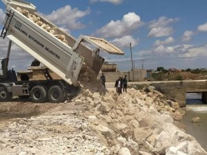 Şanlıurfa’da Deforme Olan Yollarda Bakım Ve Onarım Çalışması