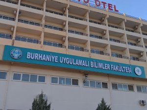 Burhaniye’de Üniversiteliler Üretmeye Devam Ediyor