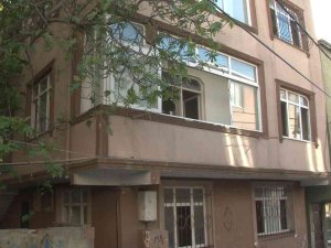 Arnavutköy’de Mahalle Sakinlerinin Metruk Bina İsyanı