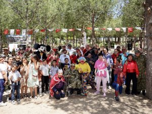 Ayvalık Belediyesi’nin Engelliler Haftası Şöleni Başladı