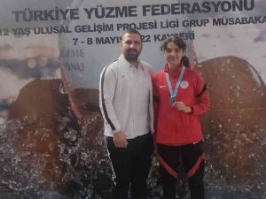 Yüzücüler Kayseri’den Madalyalarla Döndü