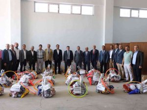 Okullara Spor Ve Müzik Aleti Desteği