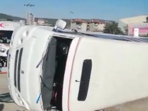 Afyonkarahisar’da Trafik Kazası, 17 Yaralı
