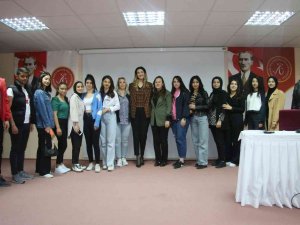 Avukat Birsen Ülken: "Sosyal Medya Toplumun Büyük Bölümünü Etkiliyor"