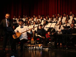 Lise Öğrencileri Konser Düzenledi