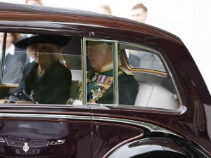 İ̇ngiltere Parlamentosu’nun Açılış Konuşmasını Kraliçe Yerine Oğlu Prens Charles Yaptı