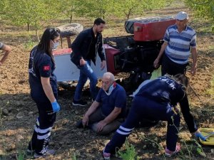 Devrilen Traktörün Altından Sağ Çıktı