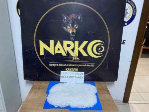 Yakalanmamak İçin Uyuşturucu Bulunan Aracı Yakmak İstediler