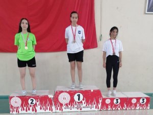 Yunusemreli Genç Badmintonculardan 4 Madalya