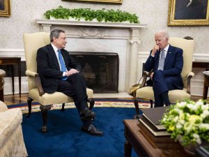 Biden, İ̇talya Başbakanı Draghi İle Beyaz Saray’da Bir Araya Geldi
