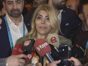 Berna Gözbaşı: "Kupayı Şehre Getireceğiz"