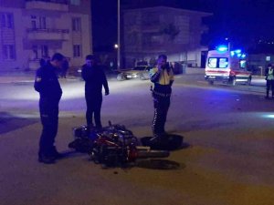 Otomobille Çarpışan Motokurye Hayatını Kaybetti