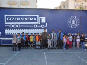 Gezen Sinema Tırı Emet’te Çocuklarla Buluştu