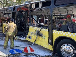 Fatih’te Tramvay İle İ̇ett Otobüsü Çarpıştı: 6 Yaralı