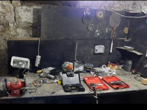 Ev Değil Silah İmalathanesi Çıktı