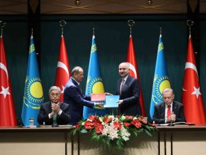 Bakan Karaismailoğlu: “Kazakistan İle Transit Geçiş Belgesi Kotası 7,5 Kat Artacak”