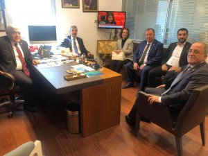 Ak Partililer Bakan Yardımcısı Alpay İle Bir Araya Geldi