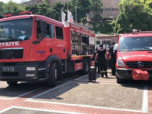 Bursa’da Avm’deki Göçükte Enkaz Altında Kalan Kimse Yok