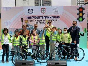 Vali Ayhan, Her Yıl Trafikte 1 Milyon 250 Bin Kişi Hayatını Kaybediyor