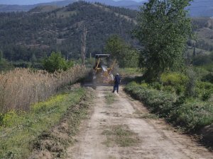 Pamukkale’de Çiftçilere Yol Desteği