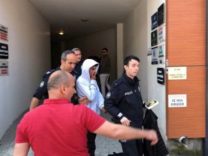 Telefonunun Çalındığını İddia Ederek Çatıya Çıktı