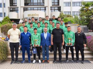 Salihli Belediyespor’da Çifte Şampiyonluk
