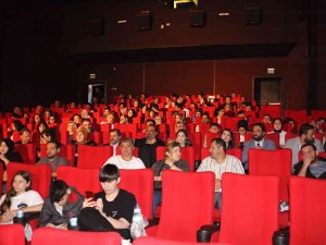 Gürsulullar Sinema Salonlarını Doldurdu