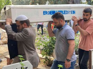 Telefonu Şarja Takarken Akıma Kapılan Genç Yaşamını Yitirdi