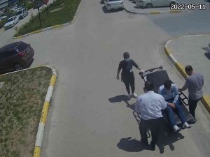 Epilepsi Krizi Geçiren Yolcuyu Otobüsle Hastaneye Yetiştirdi